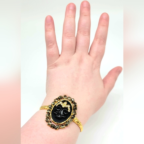 Alexis Bittar Genuine Carved Onyx Skull Cuff Bracelet w/ Swarovski Crystals - Picture 11 of 13